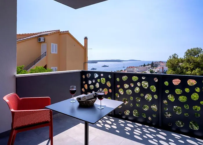 Sun&Lux Resort - Hvar